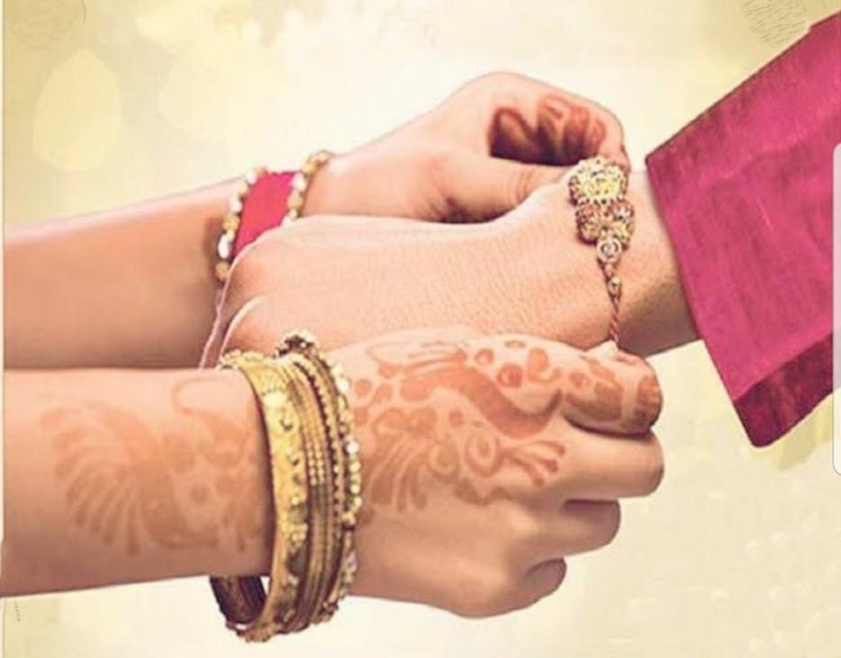 Raksha Bandhan 2022 : इस रक्षाबंधन करें कुछ हटकर, इस तरह दें त्यौहार को थोड़ा मॉडर्न टच