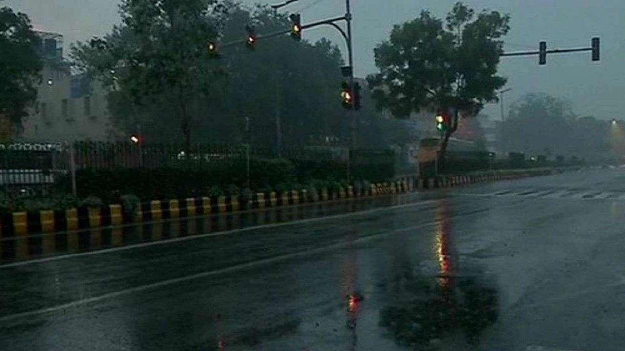 Monsoon Update : केरल में मानसून की एंट्री, 15 राज्यों में भारी बारिश का अलर्ट, जानें आपके राज्य में कब पहुंचेगा?