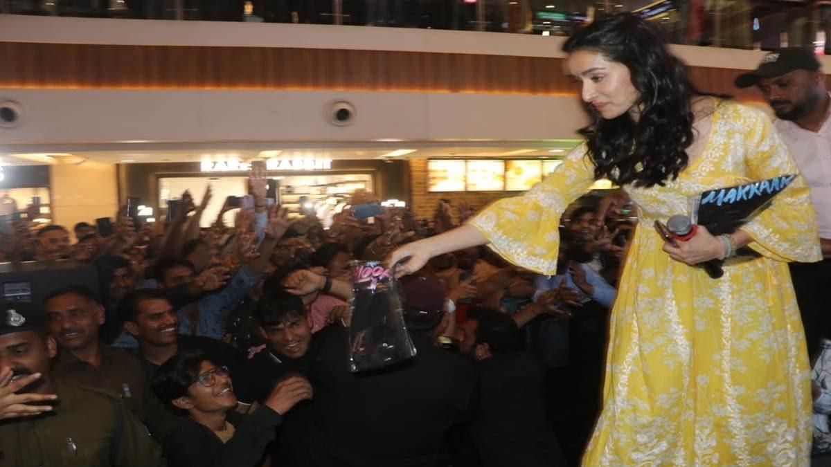 “तू झूठी मैं मक्कार” के प्रमोशन के लिए इंदौर पहुंची Shraddha Kapoor, फैंस से की मुलाकात