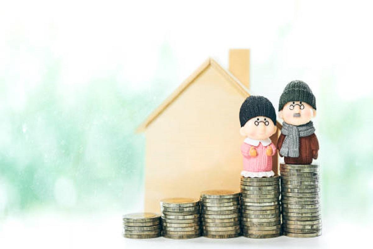 वरिष्ठ नागरिकों को बैंकों में मिलेंगी कई खास सुविधाएं, जानें RBI का नियम