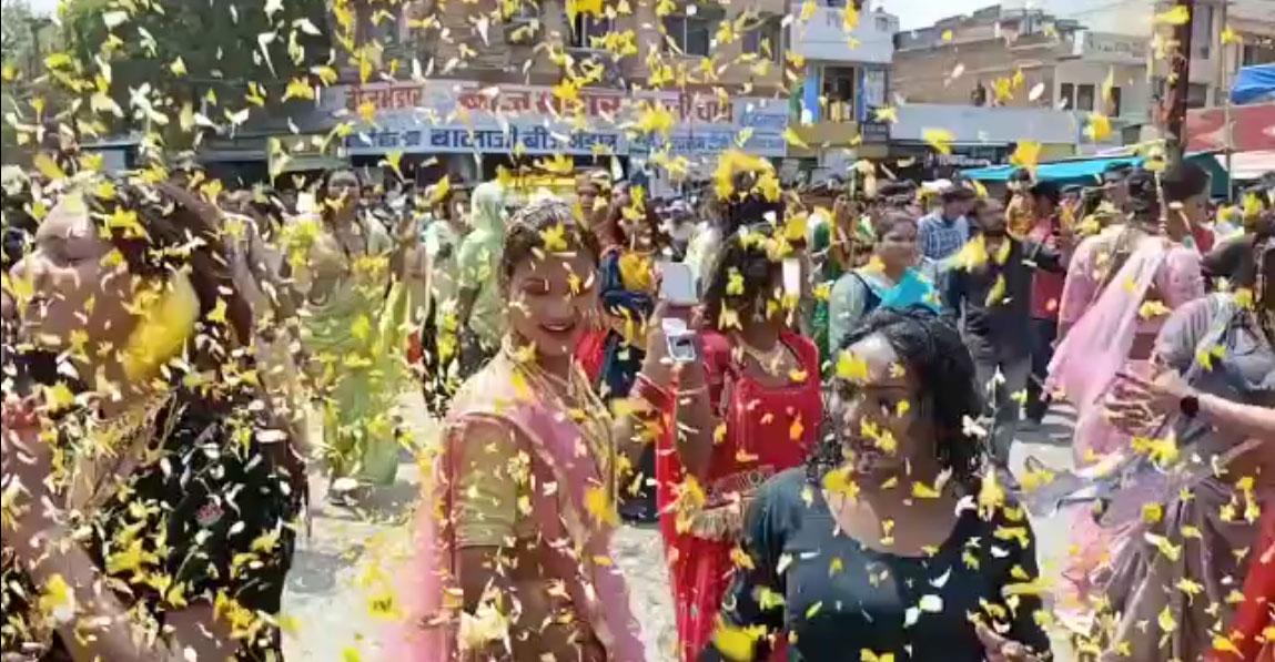 नीमच में किन्नरों का वार्षिक सम्मेलन, भर भरकर दी दुआएं, पीएम मोदी की तारीफ