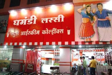 Indore Famous Lassi : इंदौर की ‘घमंडी लस्सी’ के दीवाने लोग, 55 साल से बरकरार है स्वाद