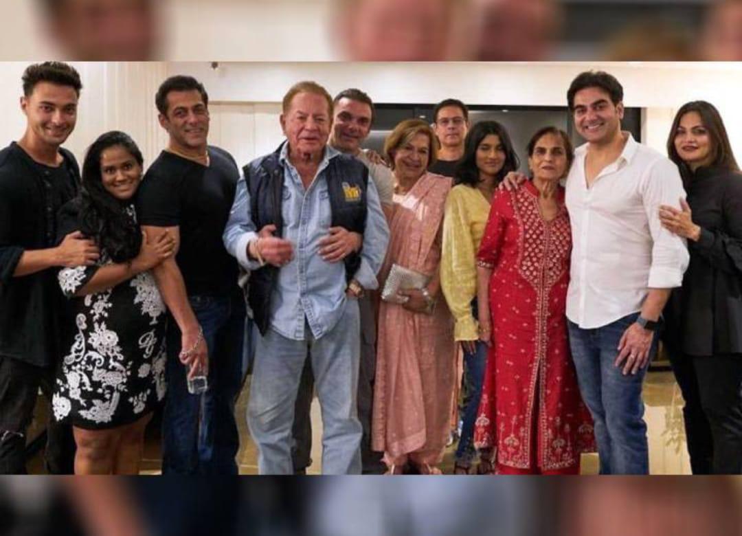 Salman Khan Family Photo: परिवार के साथ क्वालिटी टाइम स्पेंड करते दिखे भाईजान, वायरल हुई अनसीन तस्वीरें