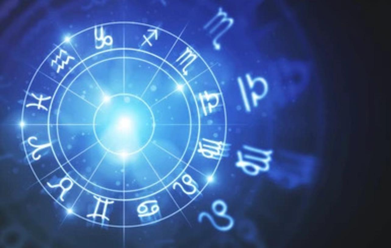 धनवान लोगों की कुंडली में होता है ये राजयोग, तरक्की और खुशियों से भरा होता है जीवन