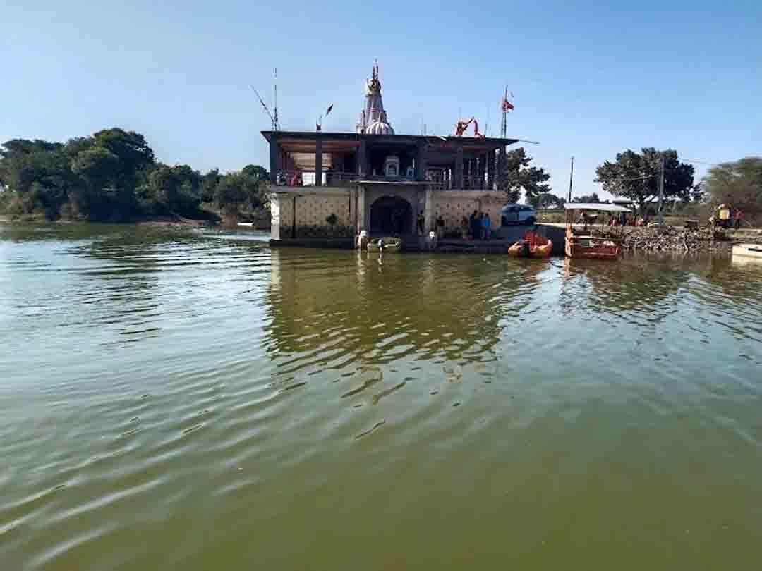 चमत्कारी माता के नाम से प्रसिद्ध है आंत्री माता मंदिर, दर्शन को आते हैं लाखों श्रद्धालु