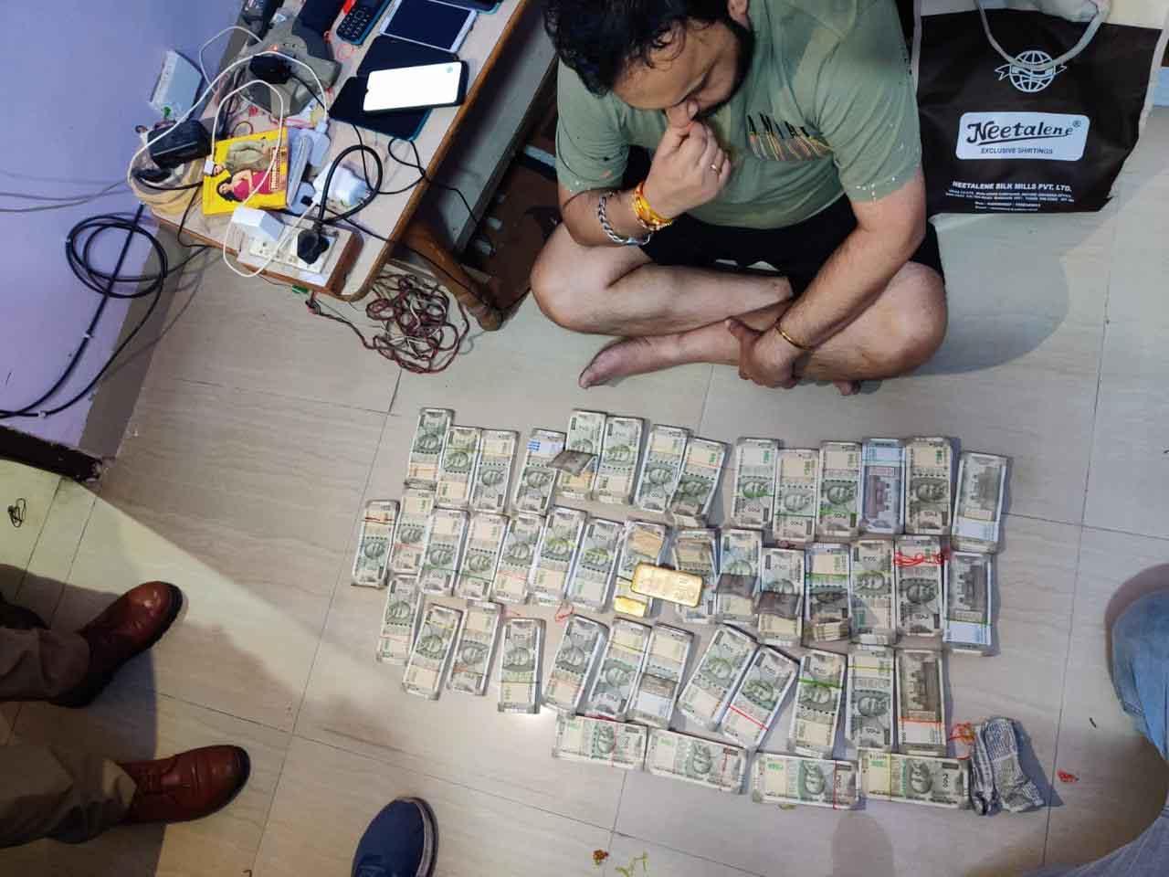 इंदौर क्राइम ब्रांच ने विश्व कप पर सट्टेबाजी का किया बड़ा खुलासा, 23 लाख रुपये नकद और सवा किलो सोना जब्त