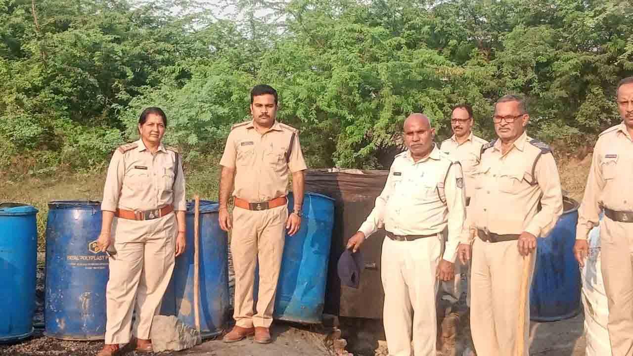Gwalior News : आबकारी विभाग की बड़ी कार्रवाई, 13 लाख की अवैध शराब जब्त