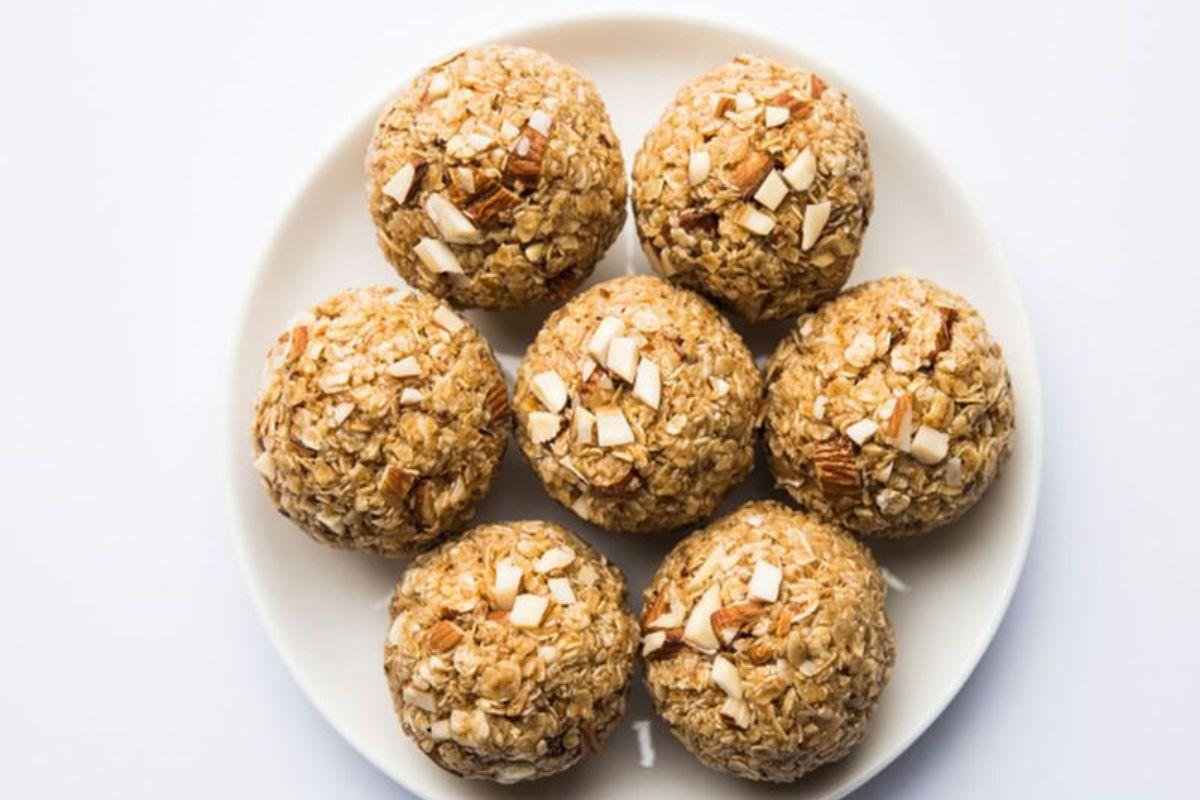 न्यू ईयर पर बनाएं ओट्स और रागी के स्वादिष्ट कुकीज, जानें रेसिपी