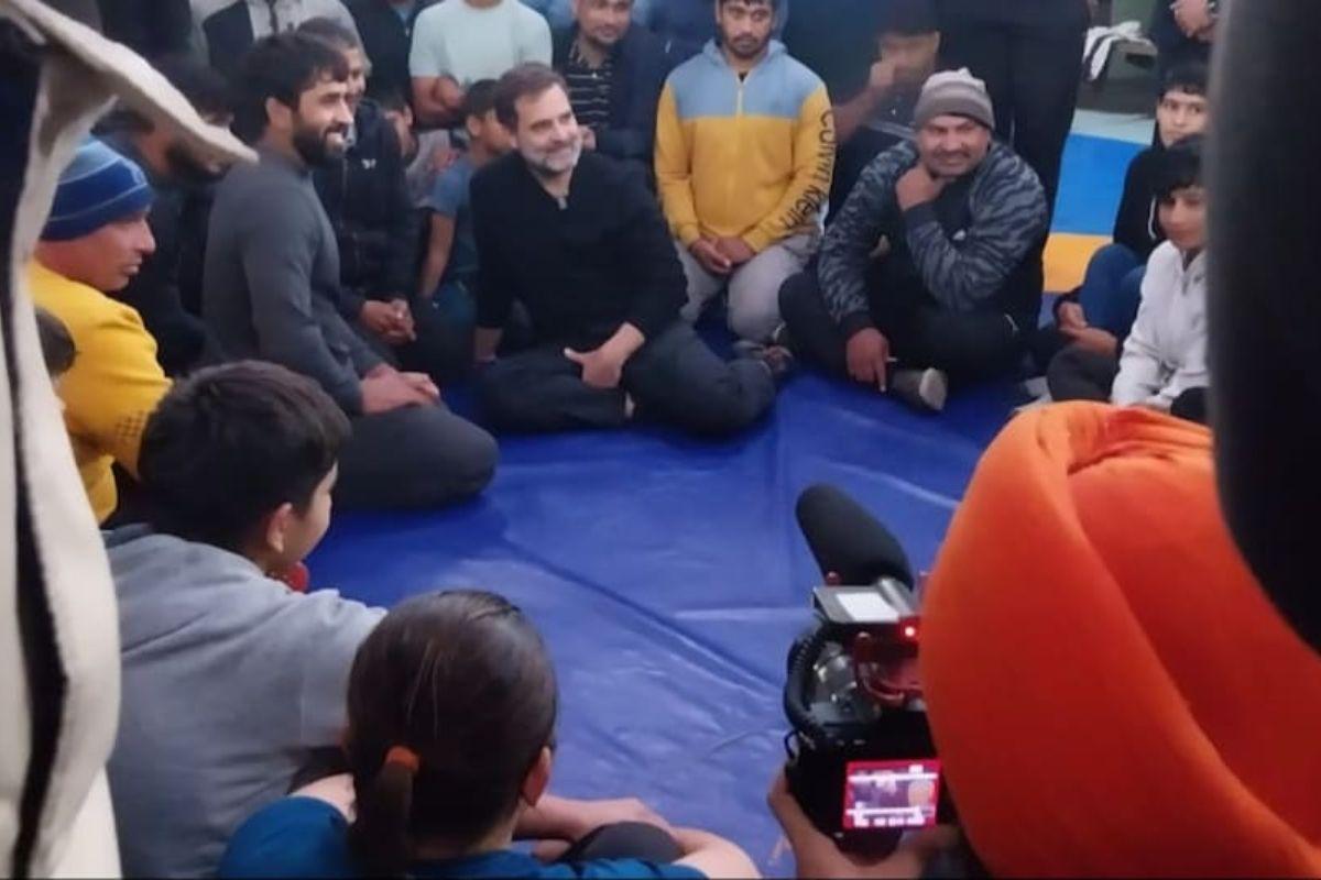 Haryana: WFI विवाद के बीच पहलवानों से मिलने पहुंचे राहुल गांधी, बजरंग पुनिया से की खास मुलाकात