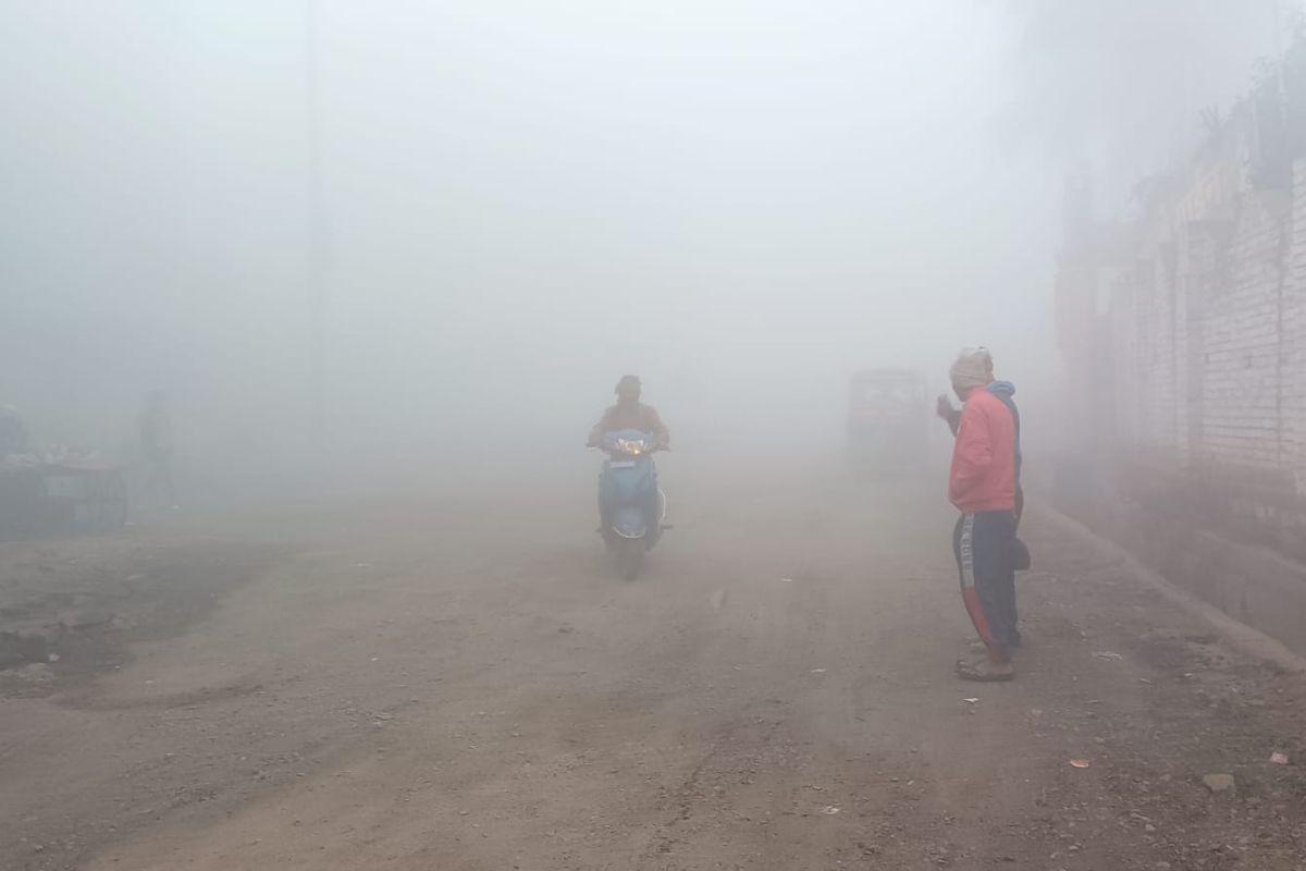 Weather Update : मध्य प्रदेश में 16 दिसंबर तक कड़ाके की ठंड, आज 18 जिलों में शीतलहर का अलर्ट, जानिए मौसम विभाग का लेटेस्ट अपडेट