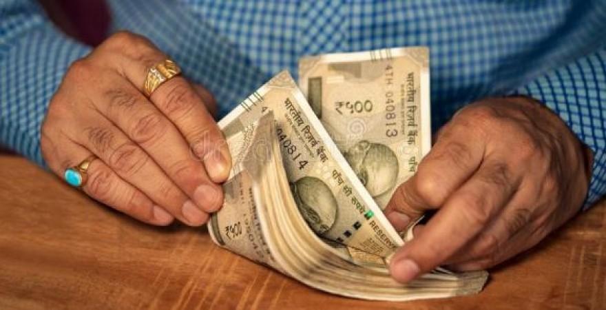 शिक्षामित्रों-अनुदेशकों के लिए खुशखबरी! होली से पहले बढ़ सकता है मानदेय, तैयारी शुरू, जानें कितनी बढ़ेगी सैलरी