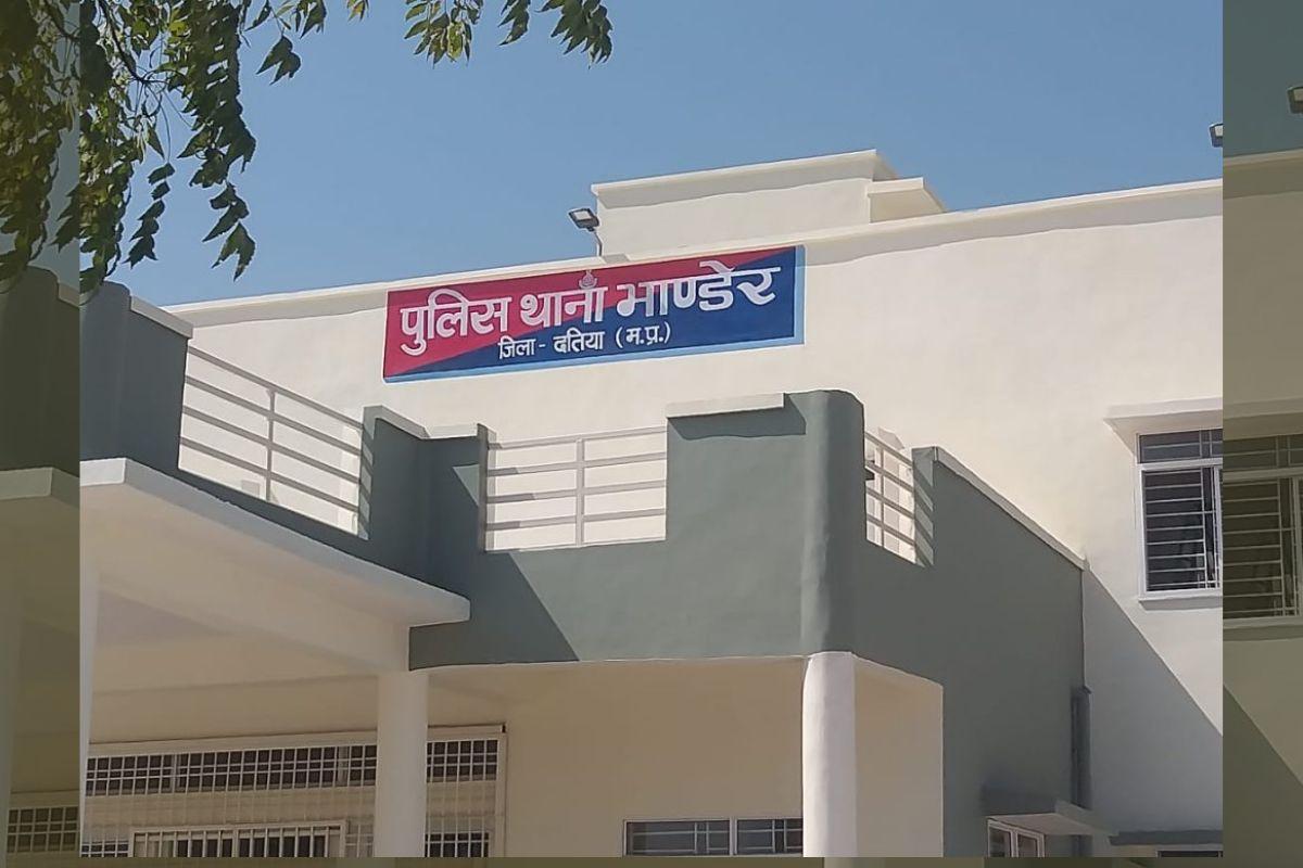 दतिया में पुराने विवाद पर दबंगों ने की ताबड़तोड़ फायरिंग, युवक घायल, जारी इलाज