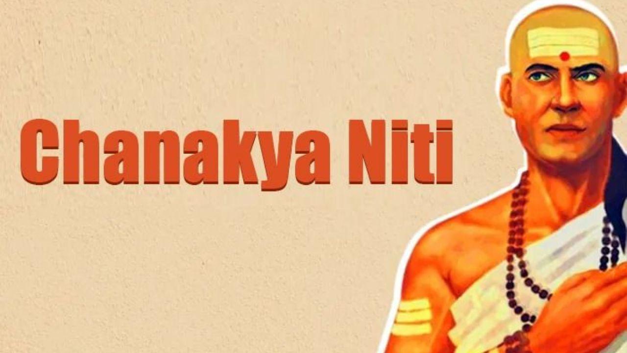 Chanakya Niti के अनुसार इस समय भोजन करना होता है विष के समान, कम हो जाती है इंसान की उम्र