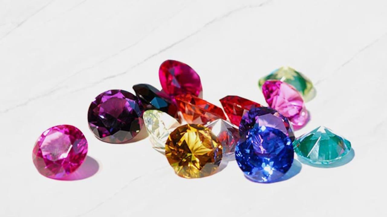 करियर में पाना चाहते हैं तरक्की, ये 5 चमत्कारी रत्न दिखाएंगे कमाल