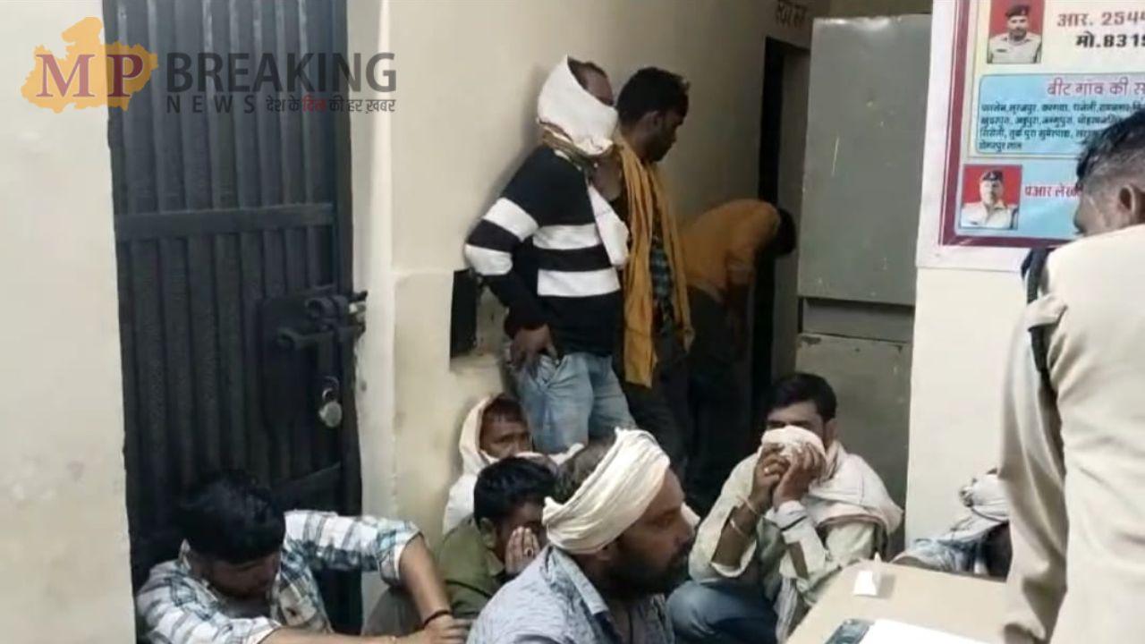 Gwalior News : सरपंच सहित 8 जुआरी पुलिस ने पकड़े, 1 लाख से ज्यादा का कैश जब्त, फड़ लगाकर गांव में खेल रहे थे जुआ