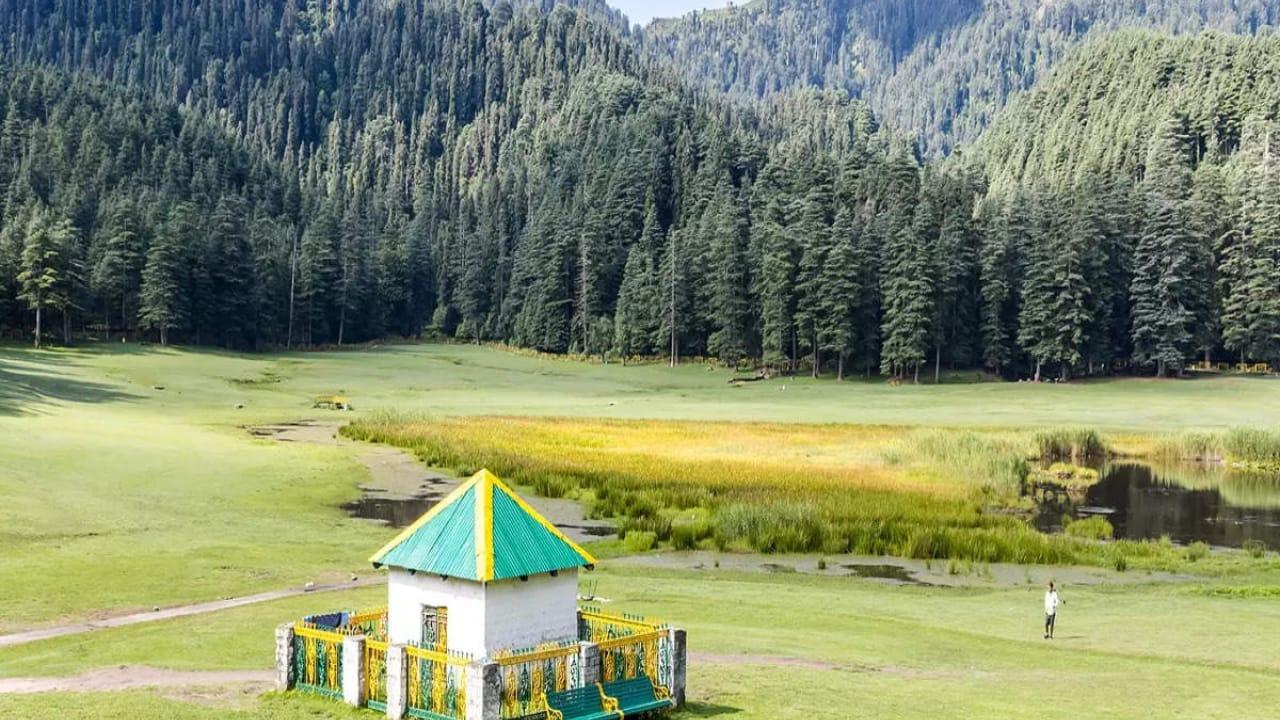 शिमला-मनाली से भी ज्यादा खूबसूरत है Chail हिल स्टेशन, यहां पहाड़ों के बीच लें एडवेंचर का आनंद