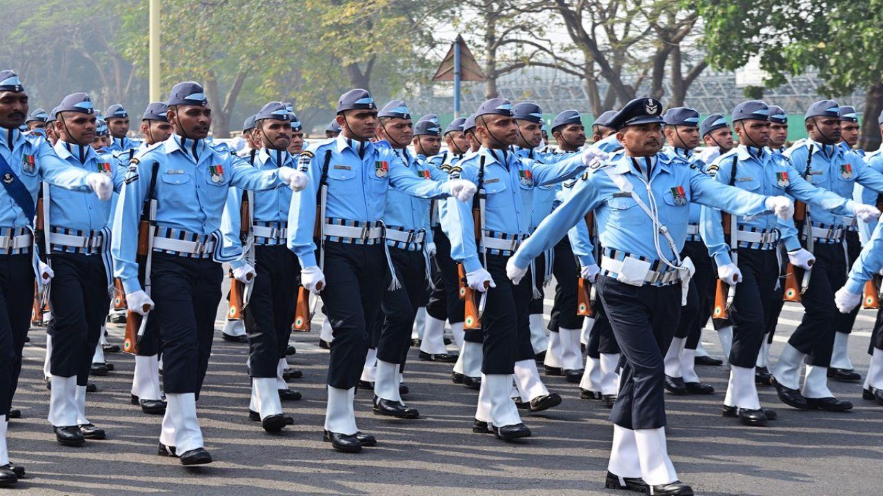 AFCAT 2024: वायुसेना में ऑफिसर बनने का मौका, सैलरी 1.7 लाख, जानें आयु सीमा और पात्रता, नोट कर लें जरूरी तारीख