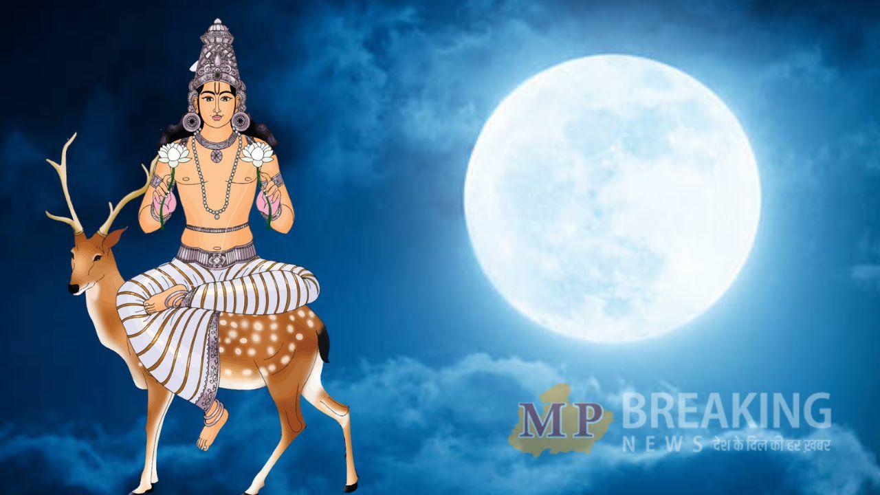 Chandra Gochar: सावन में चंद्रमा 13 बार करेंगे गोचर, इन 3 राशियों को होगा सबसे ज्यादा लाभ, खुलेंगे भाग्य के द्वार, बनेंगे बिगड़े काम 