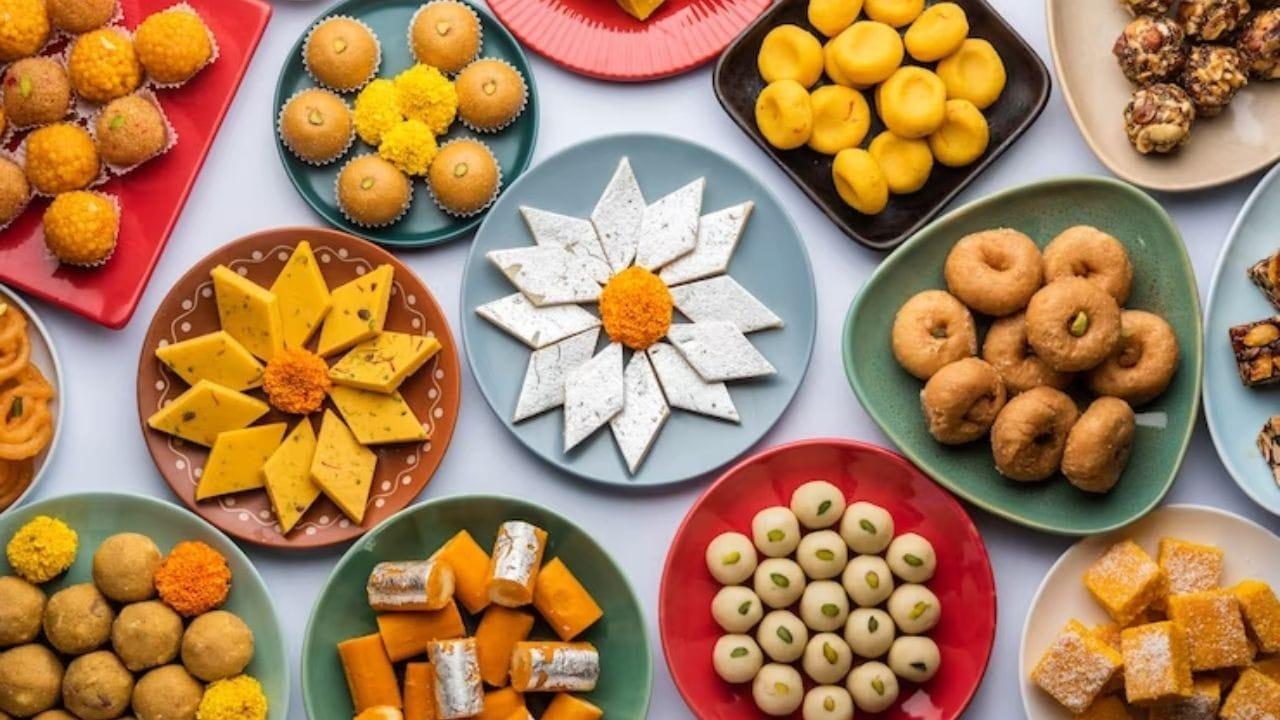 आप भी हैं मीठा खाने के शौकीन, एक बार जरूर लें भारत की इन स्वादिष्ट मिठाइयों का आनंद