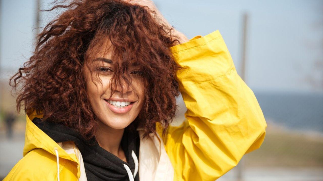 नारियल के दूध से बालों को मिलेगी मजबूती, डेंड्रफ और हेयर फॉल की समस्या होगी दूर! ऐसे करें इस्तेमाल