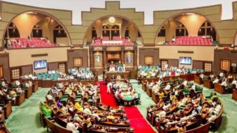 MP में 5 साल में 1% मजदूरों को भी नहीं मिला 100 दिन रोज़गार, मनरेगा को लेकर विधानसभा में प्रस्तुत आंकड़ों के बाद कांग्रेस प्रदेश सरकार पर हमलावर