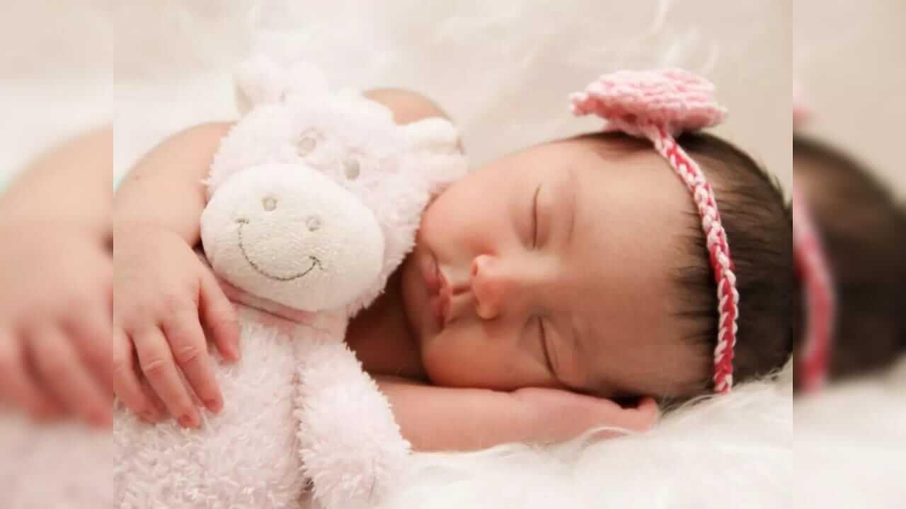 प्यारी बिटिया को दें ये खूबसूरत नाम, मनमोहक हैं इनके अर्थ, देखें लिस्ट