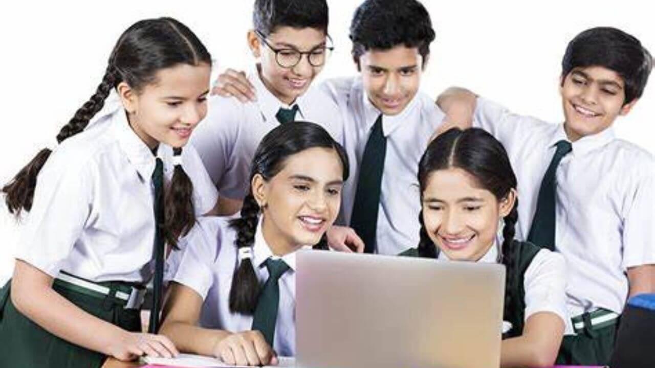 अब एक ही जगह होंगे स्कूली बच्चों के सारे रिकॉर्ड, आधार जैसा यूनिक कार्ड लाने की तैयारी में सरकार