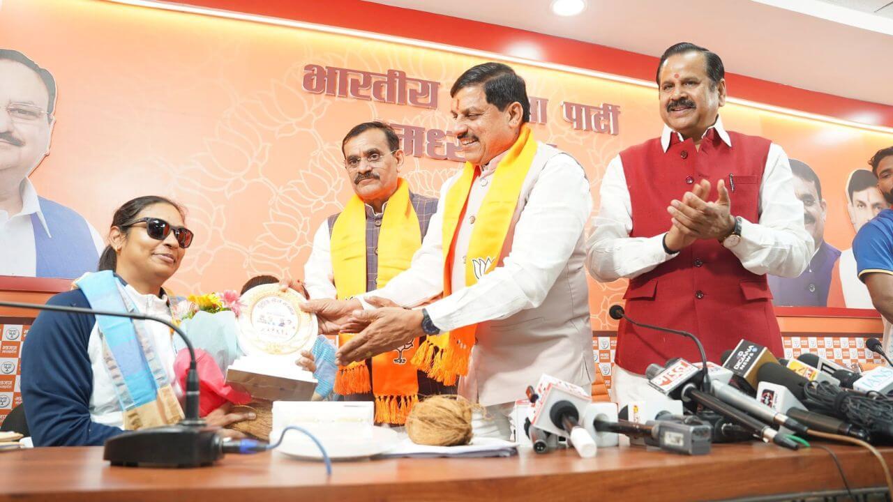 सीएम डॉ मोहन यादव की घोषणा, पैरालंपिक में MP का परचम लहराने वाले तीनों खिलाड़ियों को मिलेगी 1 करोड़ रुपये सम्मान निधि और सरकारी नौकरी