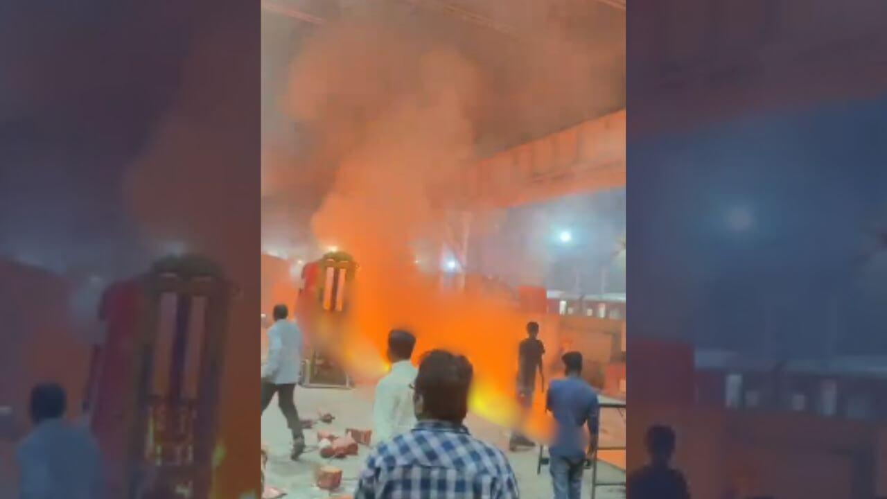 Jabalpur News : रेलवे के कोचिंग डिपो में लगी भीषण आग, बैटरीयों में हुआ विस्फोट