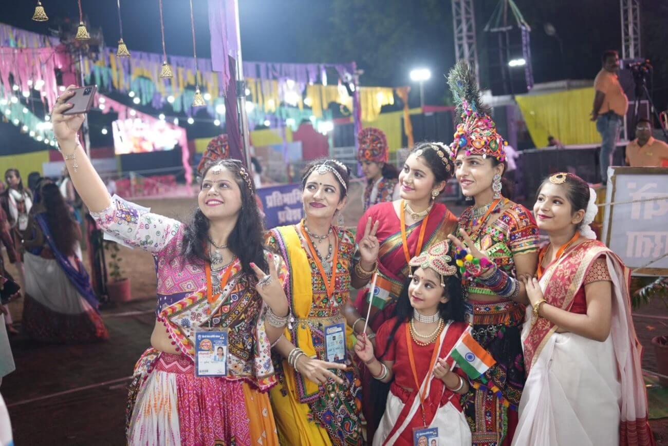 भोपाल में सिंधी समाज के सबसे बड़े सांस्कृतिक सिंधी गरबा महोत्सव का हुआ आगाज