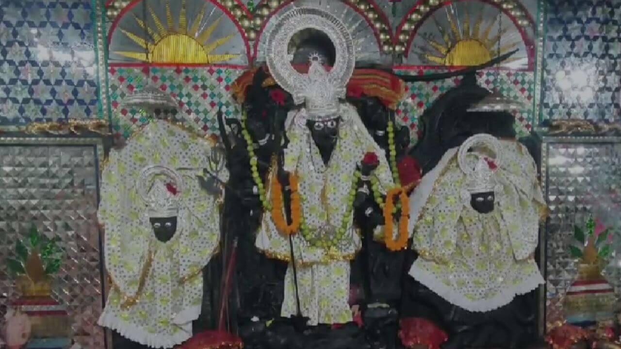 नवरात्रि पर शहडोल में मां कंकाली के दर्शन के लिए उमड़ी भीड़, यहां सांप करते हैं देवी की पहरेदारी