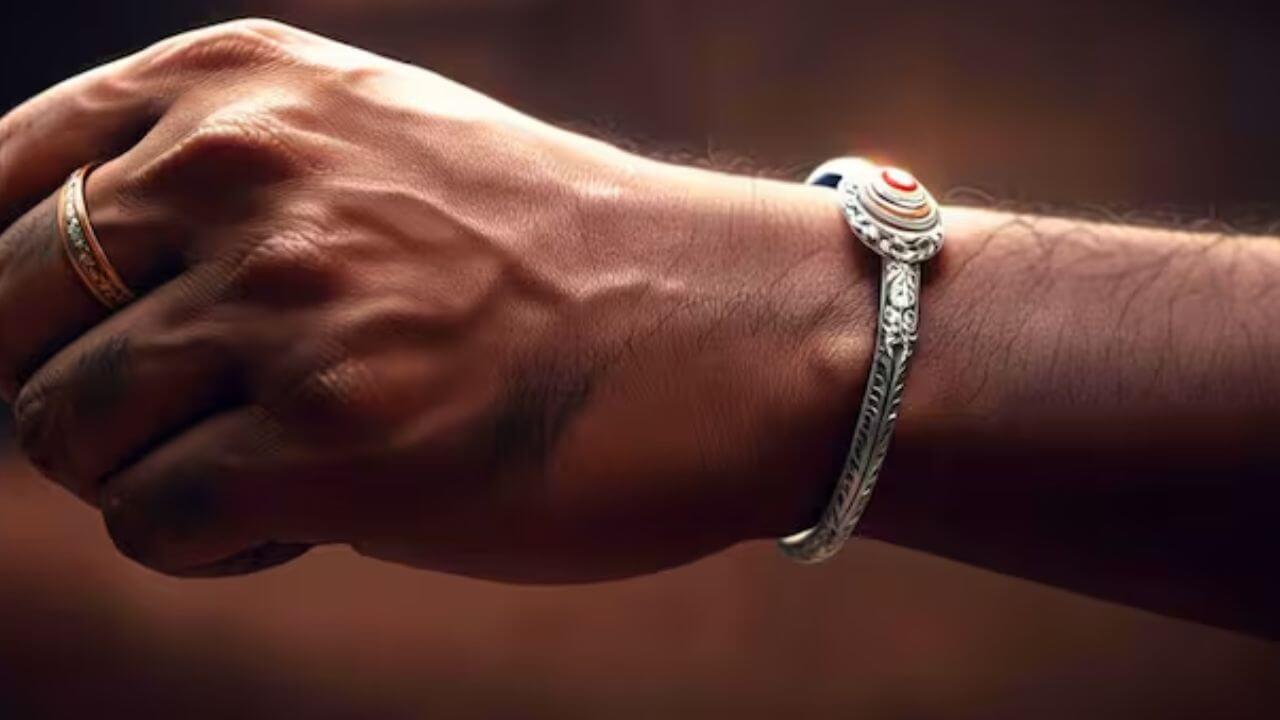 कड़ा पहनने से पहले जानें ये जरुरी बातें, वरना हो सकता है नुकसान