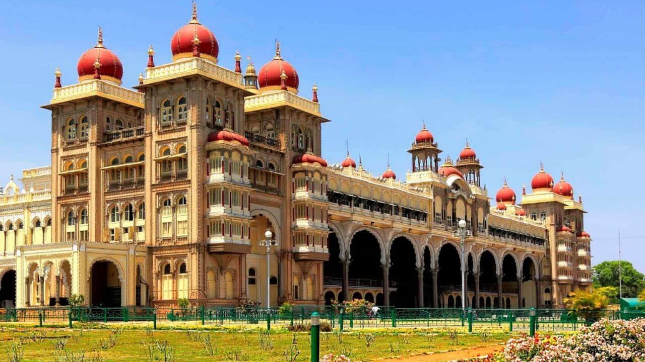 प्राकृतिक खूबसूरती में चार चांद लगाने वाली अद्भुत जगहें, वीकेंड पर जरुर करें इनकी यात्रा