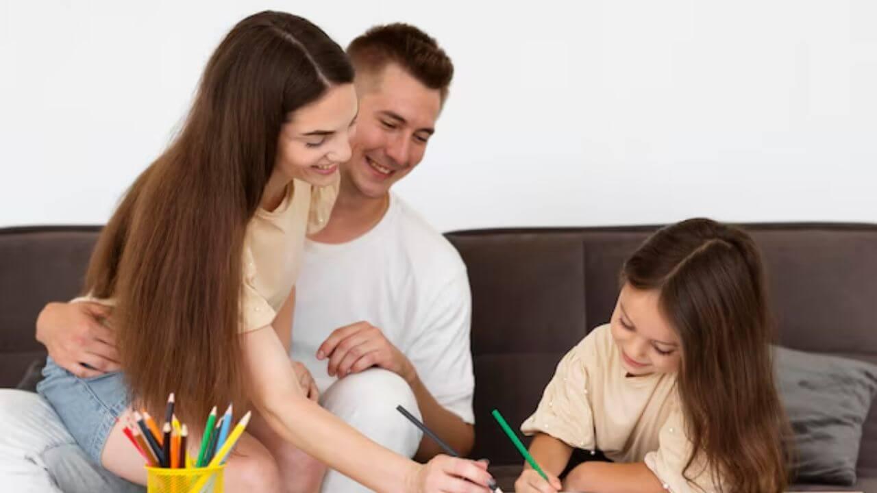 अपने बच्चों को बनाना चाहते हैं जीनियस, अपनाएं ये बेहतरीन पैरेंटिंग टिप्स