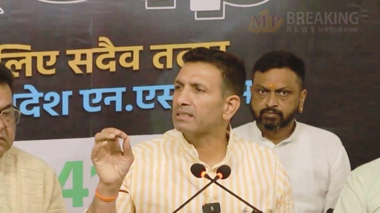 भोपाल ड्रग फैक्ट्री मामले पर कांग्रेस ने मांगा उप मुख्यमंत्री जगदीश देवड़ा का इस्तीफा, जीतू पटवारी ने कहा ‘क्या बीजेपी में मोहन सरकार को अस्थिर करने का षडयंत्र रचा जा रहा है’