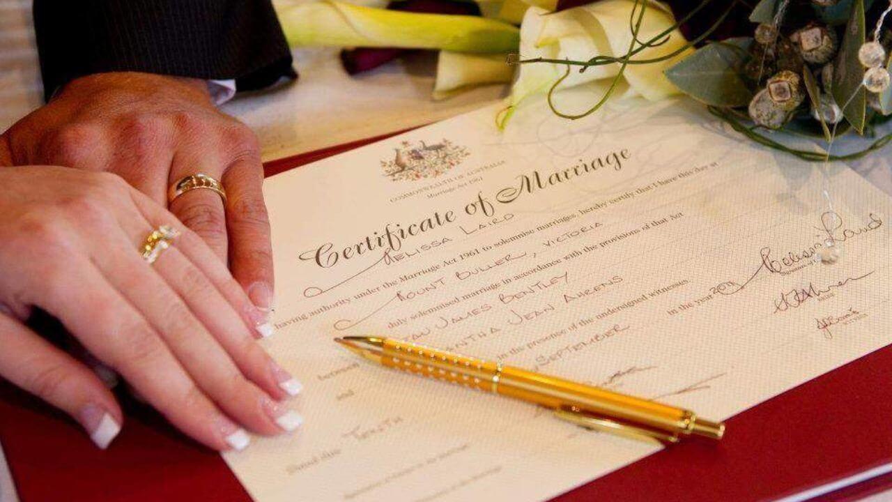 शादी के बाद मैरिज सर्टिफिकेट बनवाने के मिलते हैं ढेरों फायदे, नहीं बनवाने पर झेलना पड़ेगा इतना नुकसान