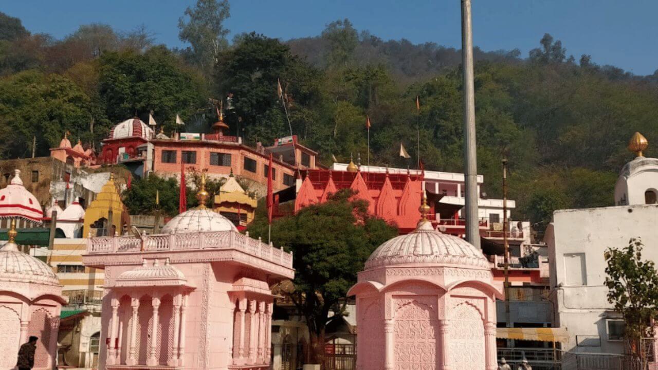 मां दुर्गा के इस मंदिर में सदियों से बिना तेल और बाती के जल रही ज्वाला, प्रयासों के बावजूद वैज्ञानिकों को नहीं मिला कोई सुराग