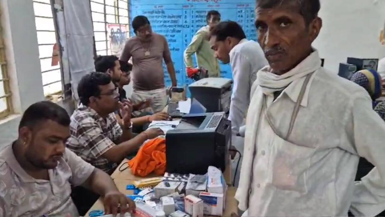 भारत सरकार के अभियान को गति देने दमोह में नवाचार, कलेक्ट्रेट में ही बनाए जाएंगे आयुष्मान कार्ड