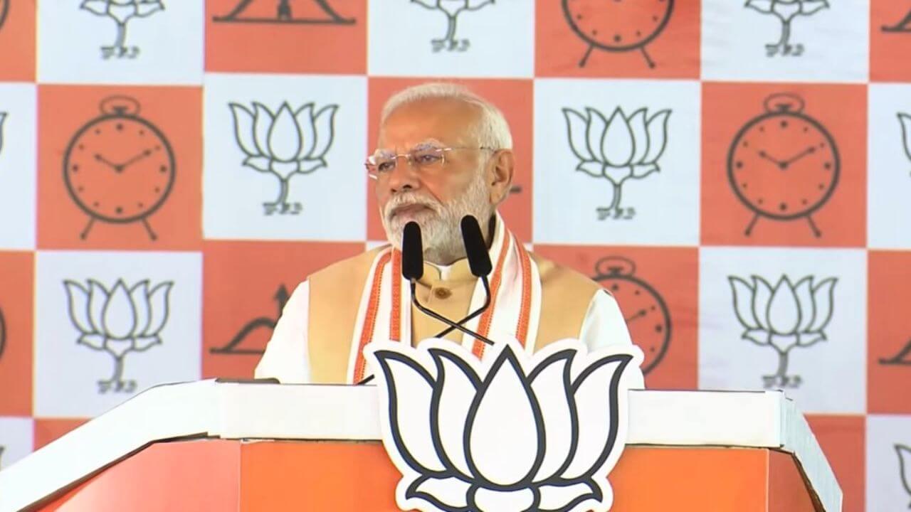 PM Modi का बड़ा हमला, बोले- कांग्रेस अब ऑल इंडिया कांग्रेस नहीं बची! अब परजीवी कांग्रेस बन चुकी है, बैसाखियों पर जिन्दा है