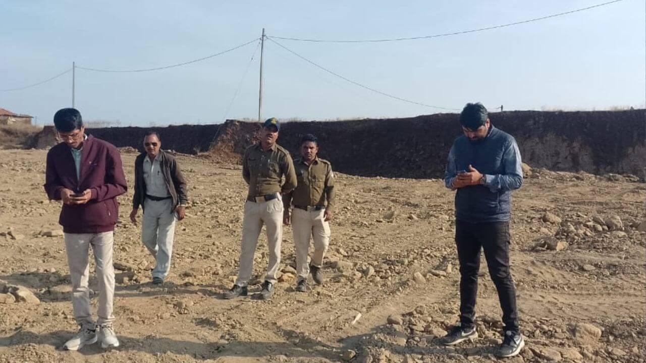 Betul News : अवैध परिवहन पर सख्त प्रशासन, 5 डंपर किए जब्त, मामला दर्ज