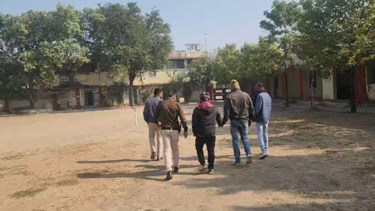 एलएलबी की परीक्षा में पकड़ा गया मुन्ना भाई, मामला दर्ज