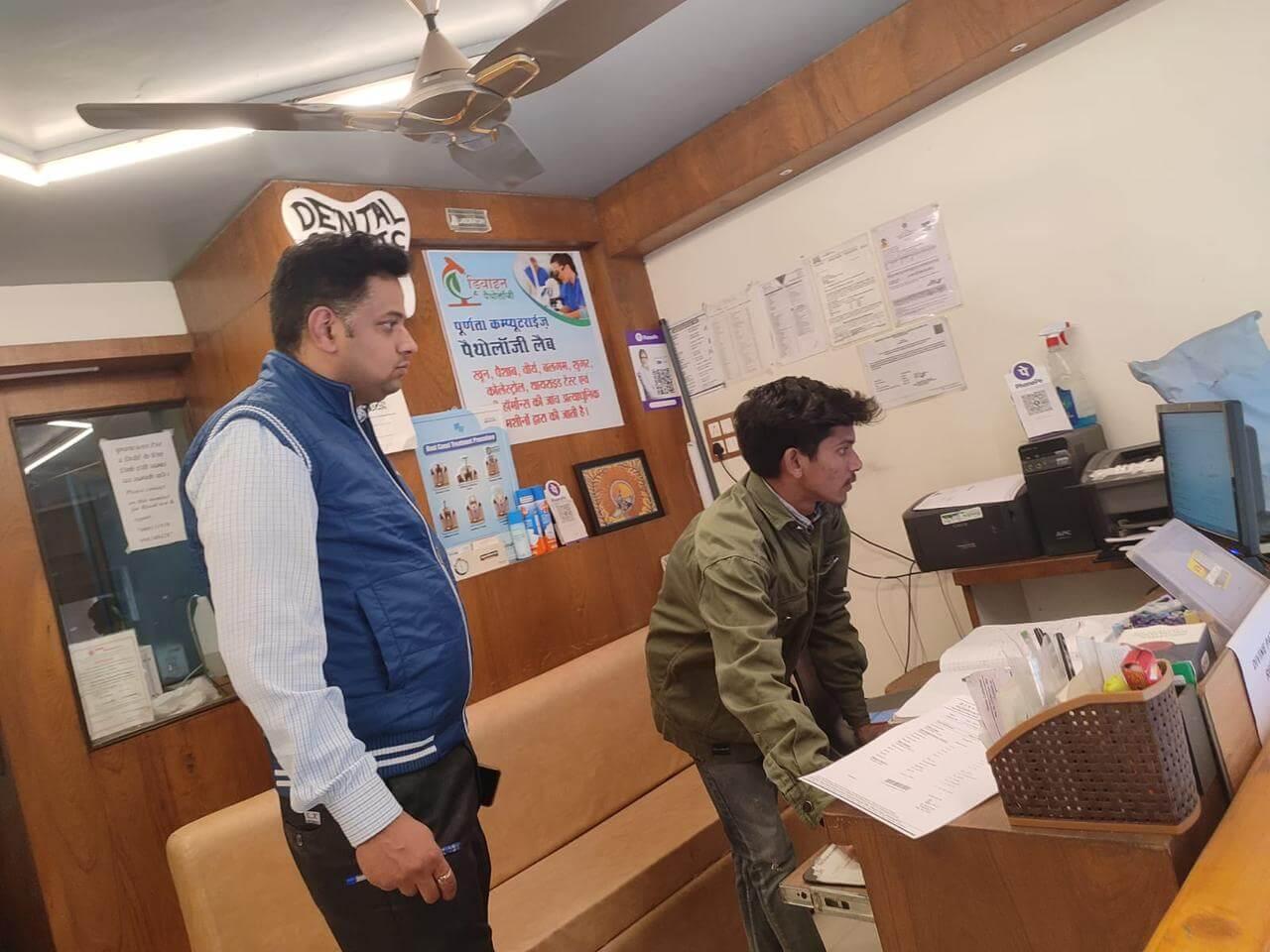 भोपाल में मरीजों की जान के साथ खिलवाड़, बिना पैथोलॉजिस्ट्स के चल रही पैथ लैब्स, CMHO ने की सील