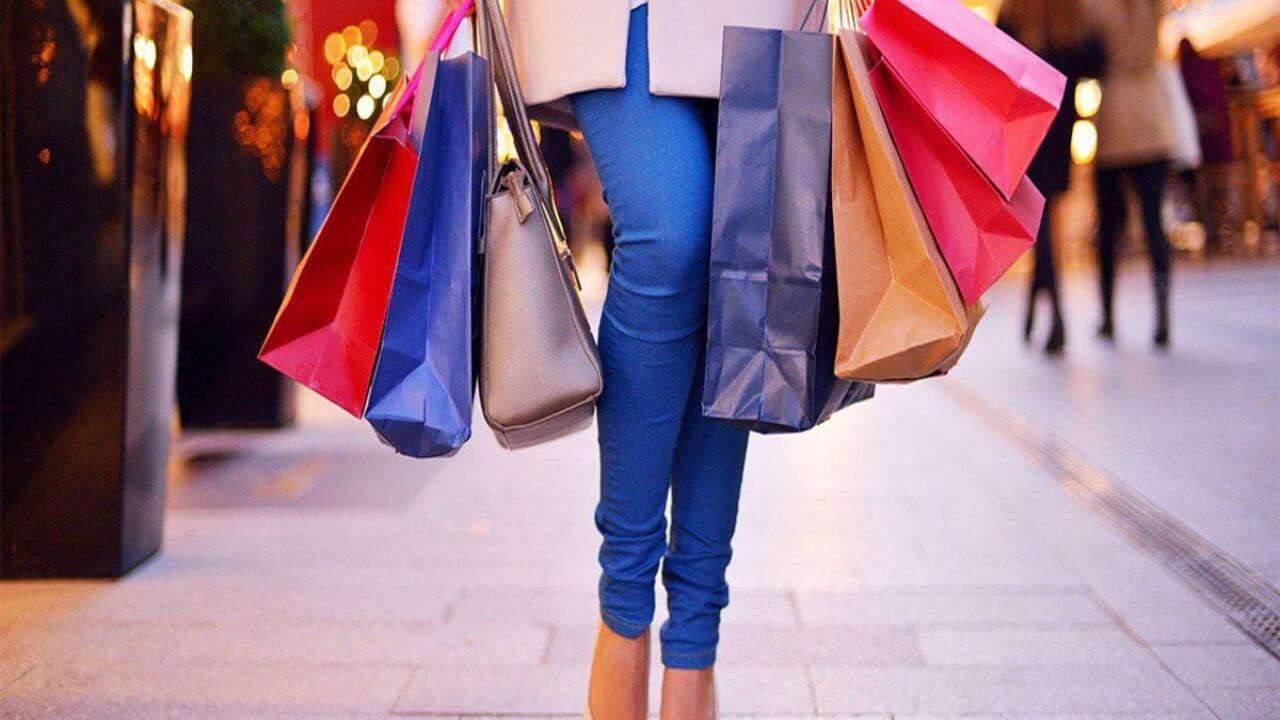 आगरा के 3 बाजारों में मिलेगा दिल्ली से भी सस्ता सामान, यहां जमकर करें खरीदारी