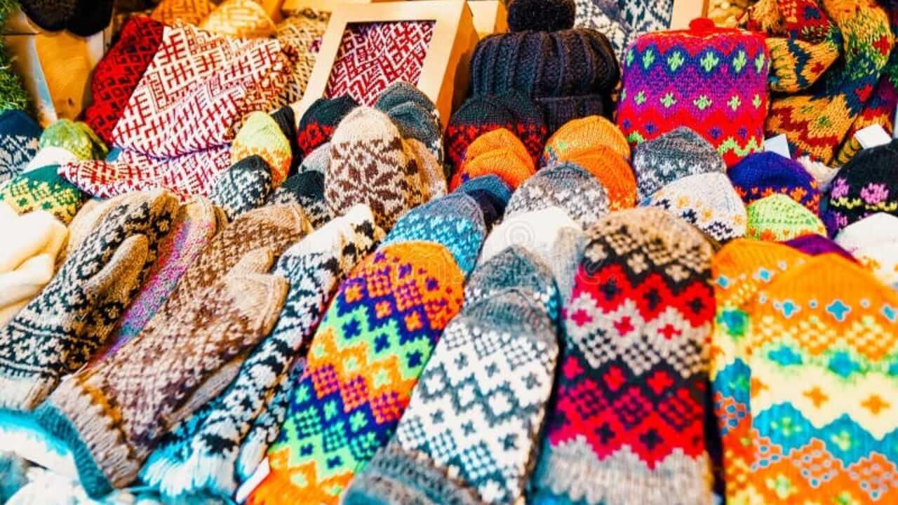 दिल्ली के इन 4 बाजारों में मिलेंगे सबसे सस्ते ऊनी कपड़े, यहां बजट में करें ढेर सारी शॉपिंग