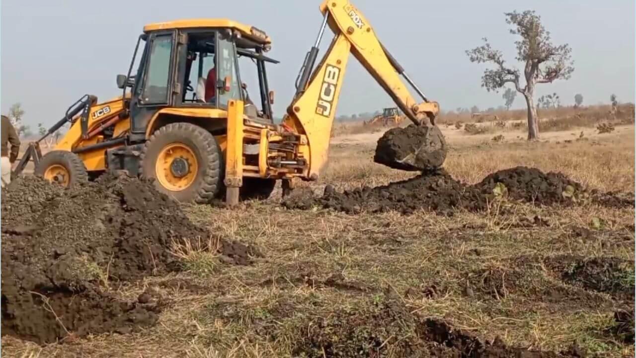 MP में प्रशासन की बड़ी कार्रवाई, वन भूमि से हटाया अतिक्रमण, फसलों पर चला बुलडोजर