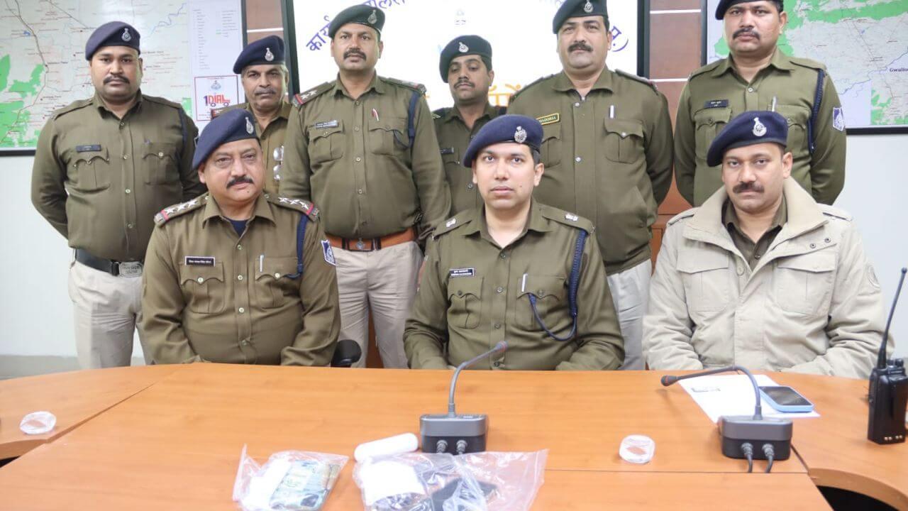 सराफा व्यापारी को फोन पर जान से मारने की धमकी देकर मांगा 5 लाख रुपये टेरर टैक्स, दो बदमाश गिरफ्तार, अवैध हथियार भी बरामद