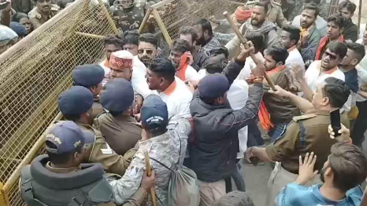 जबलपुर में विहिप-बजरंग दल को शौर्य यात्रा निकालने से पुलिस ने क्यों रोका, प्रशासन ने बताई वजह
