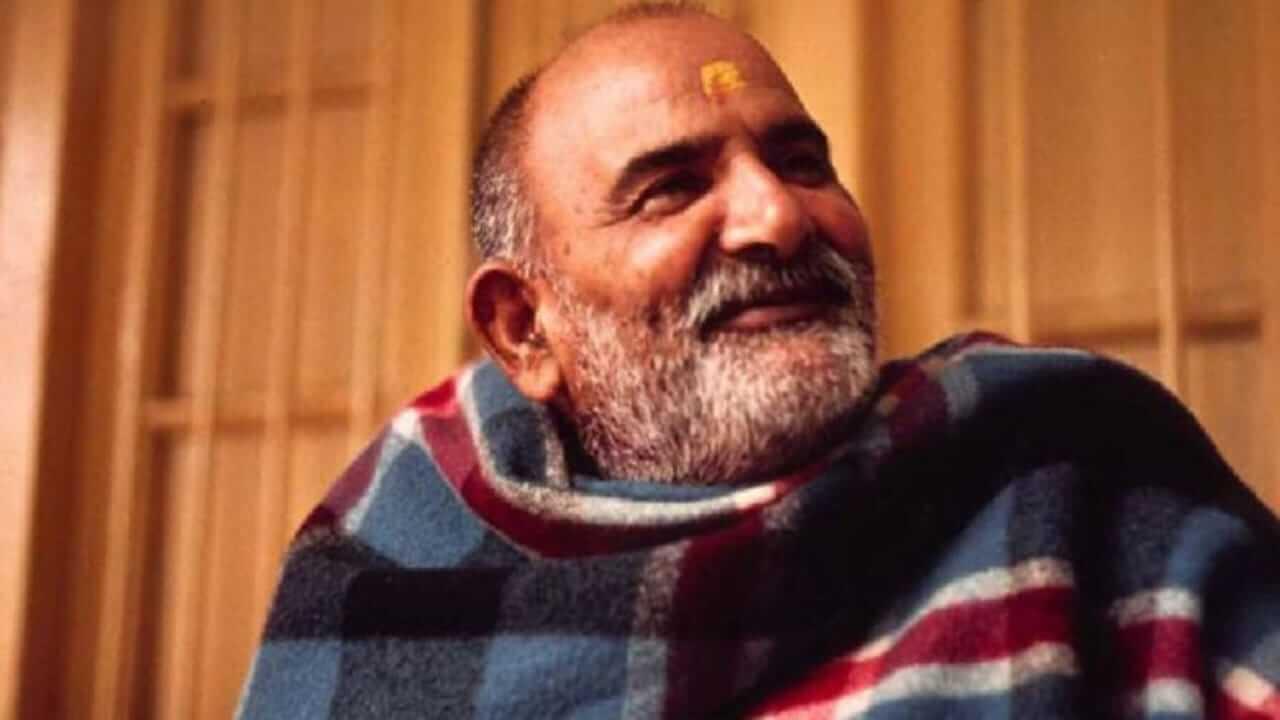 धन आगमन के रास्ते खोलेंगे नीम करोली बाबा के 3 उपाय, संतुष्टि और धैर्य की होगी प्राप्ति