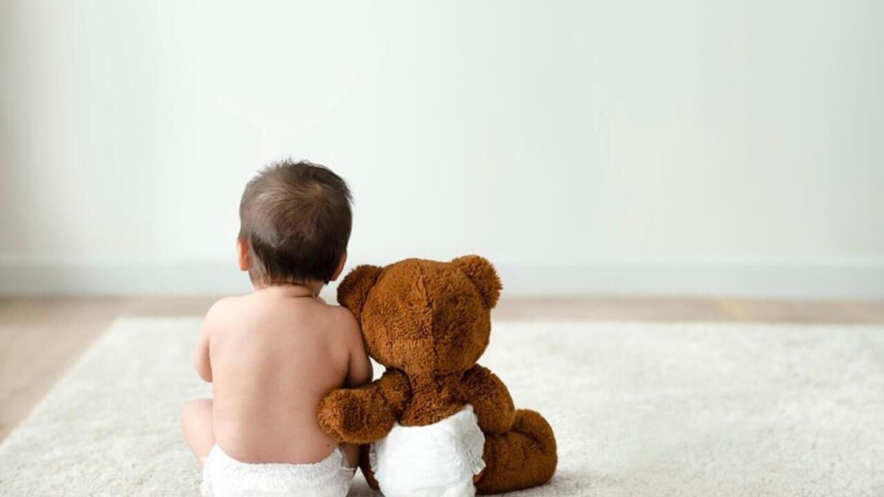 क्या आप भी अपने बच्चों को रोजाना पहनाते हैं डायपर? जानें इससे होने वाले खतरनाक नुकसान