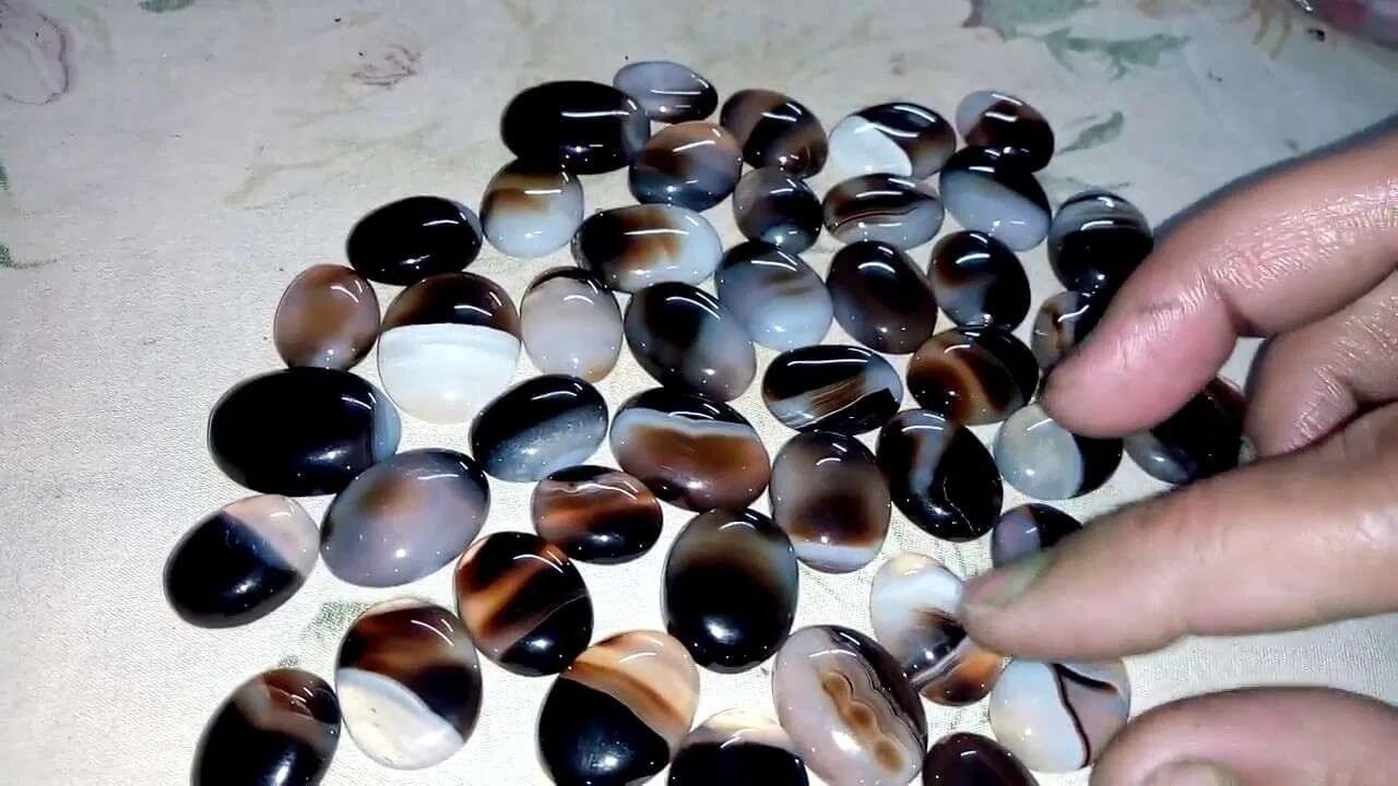 पैसों की बरसात कर देगा ये चमत्कारी पत्थर, प्रतियोगी परीक्षा में मिलेगी सफलता, जानें कैसे करें धारण